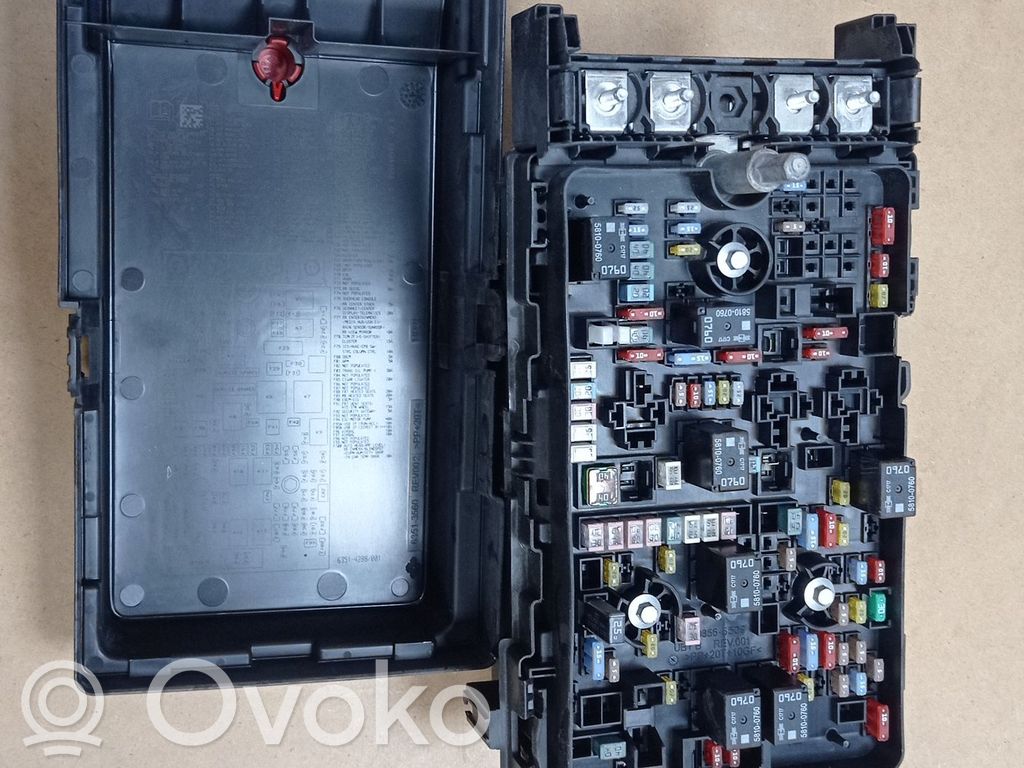 Chrysler Pacifica Fuse module 