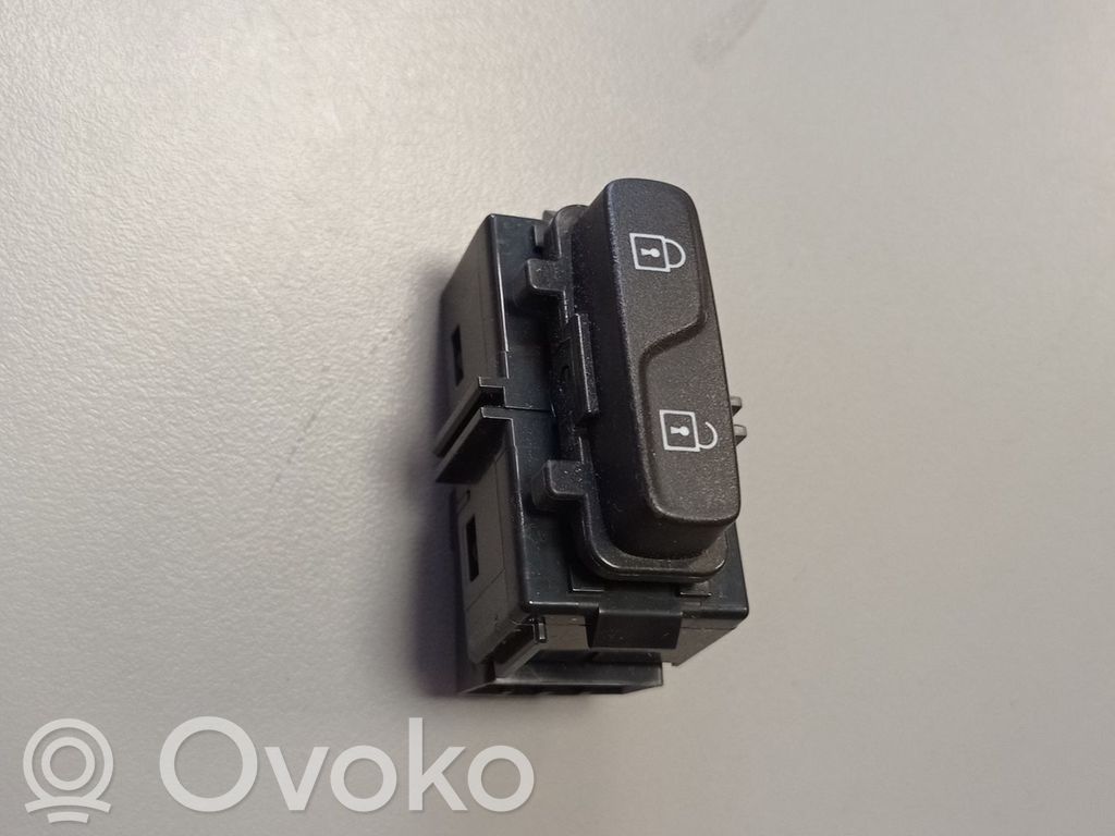 Volvo XC60 Central locking switch button 