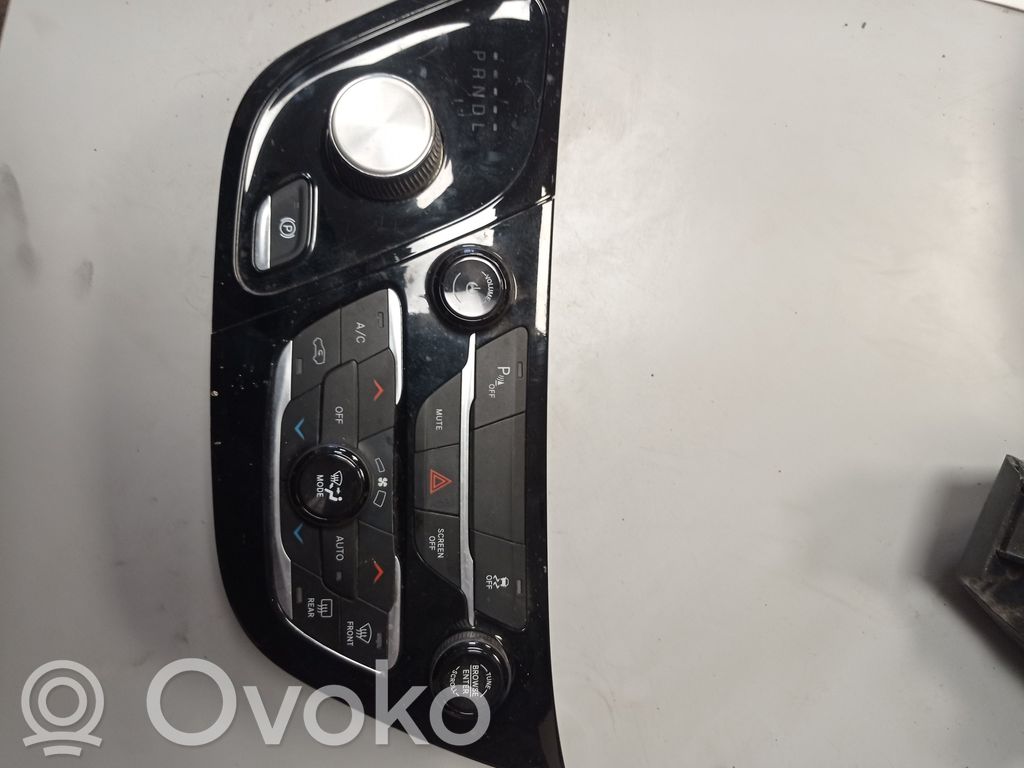 Chrysler Pacifica Air conditioning (A/C) switch 