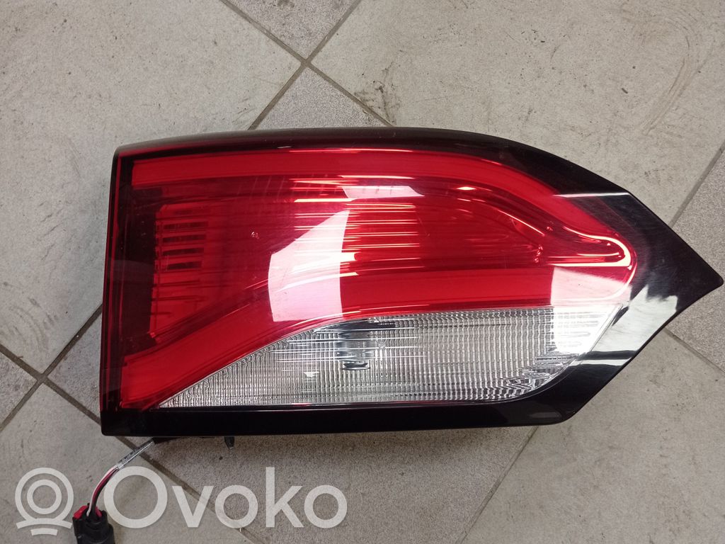Chrysler Pacifica Tailgate rear/tail lights 