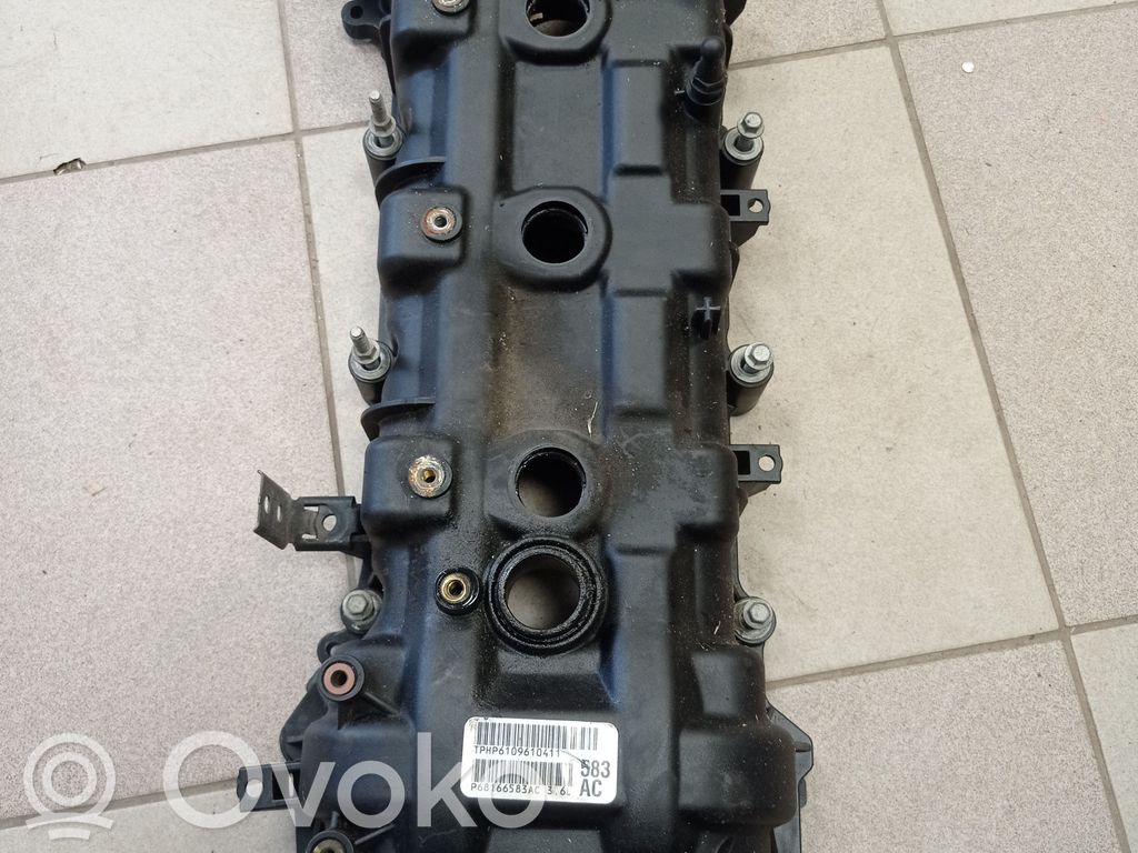 Chrysler Pacifica Rocker cam cover 