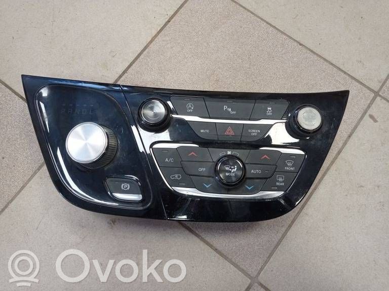 Climate control unit   P6EV471X8AB,T351810057,86390B,68240089,68240089AL
