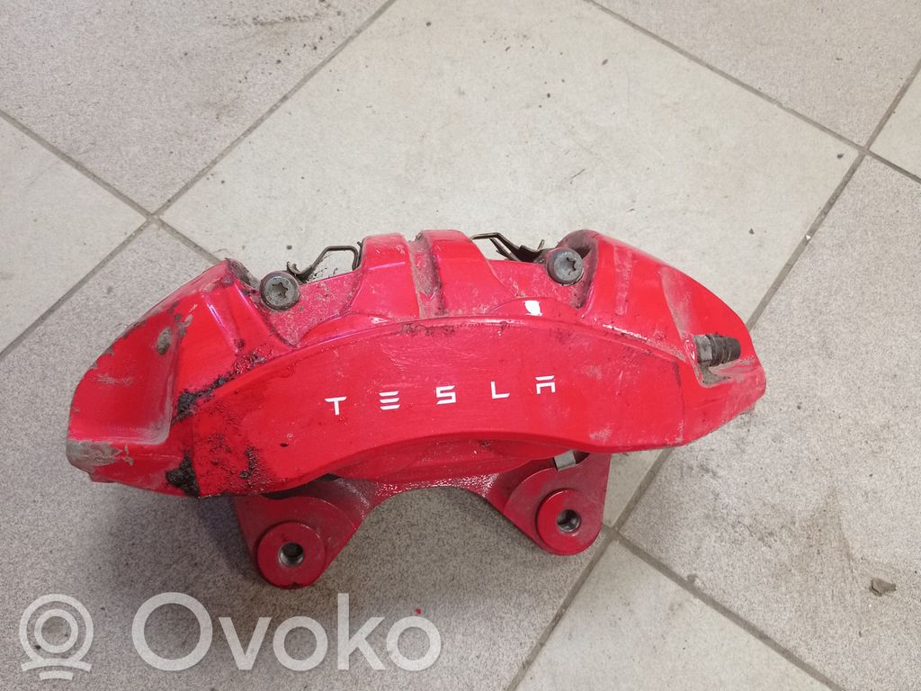 Tesla Model Y Etujarrusatula 
