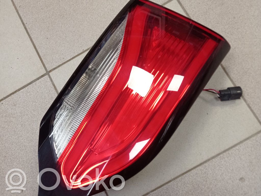 Chrysler Pacifica Tailgate rear/tail lights 