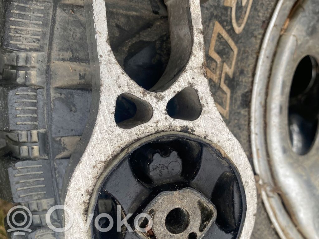 Engine mount bracket   968302908002