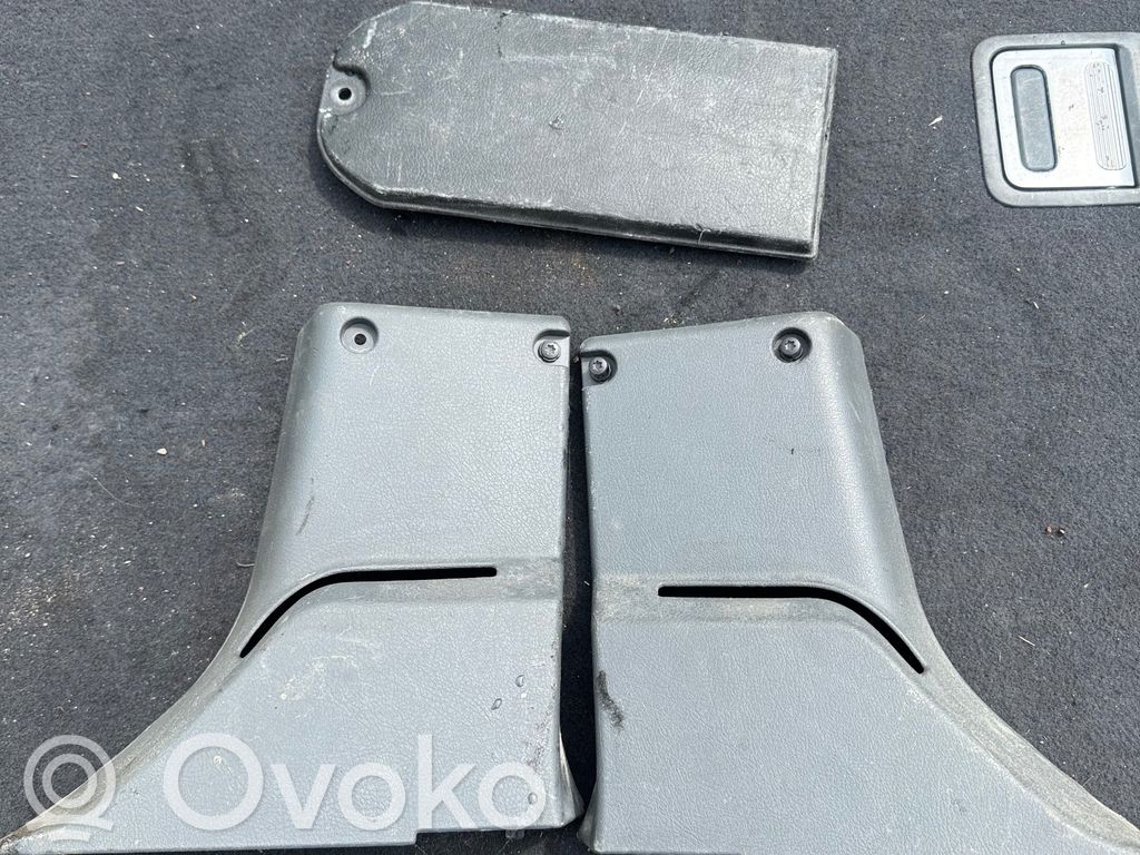 Peugeot Expert Saugos diržo apdaila 