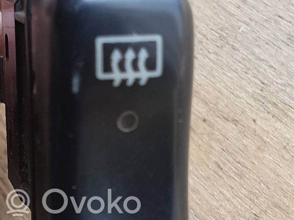 Mercedes-Benz Vito Viano W638 Stiklo šildymo elektra jungtukas 
