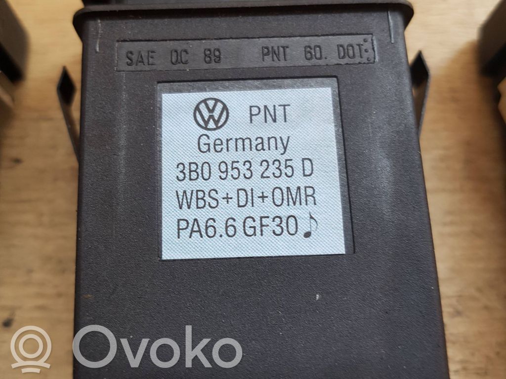Volkswagen PASSAT B5.5 Przycisk świateł awaryjnych 