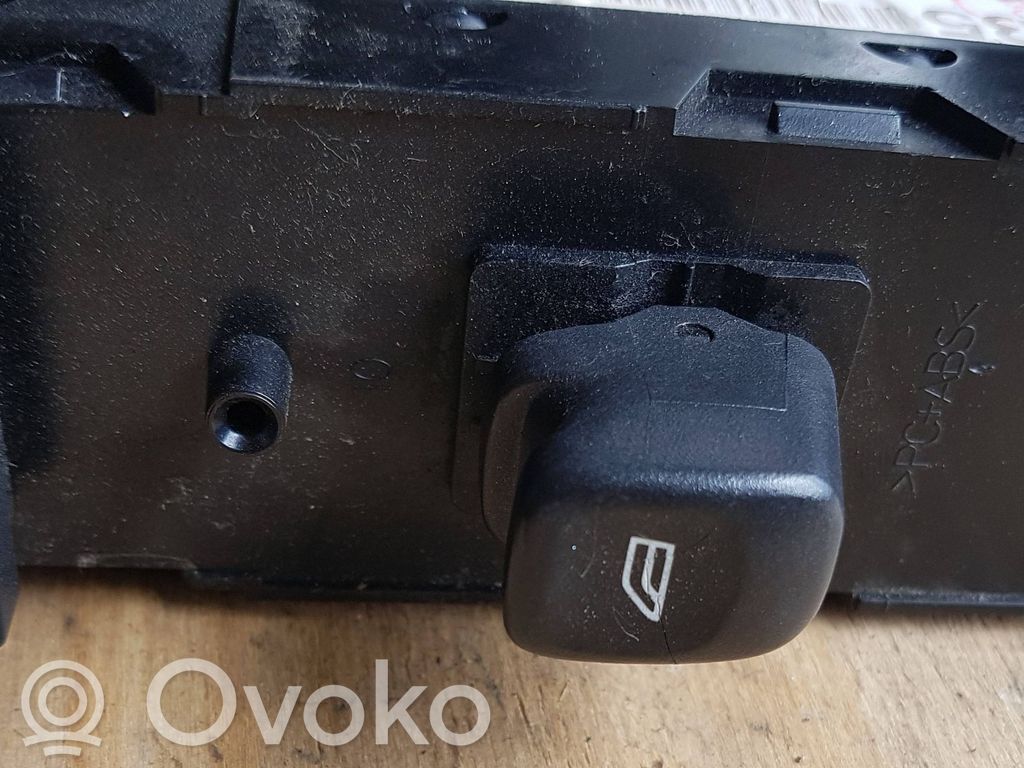 Electric window control switch   1356435,BP2THTVVB1,9401805