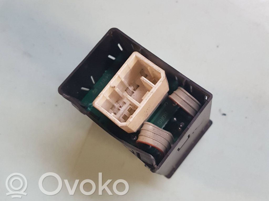 Volvo S40, V40 On-board computer control switch 