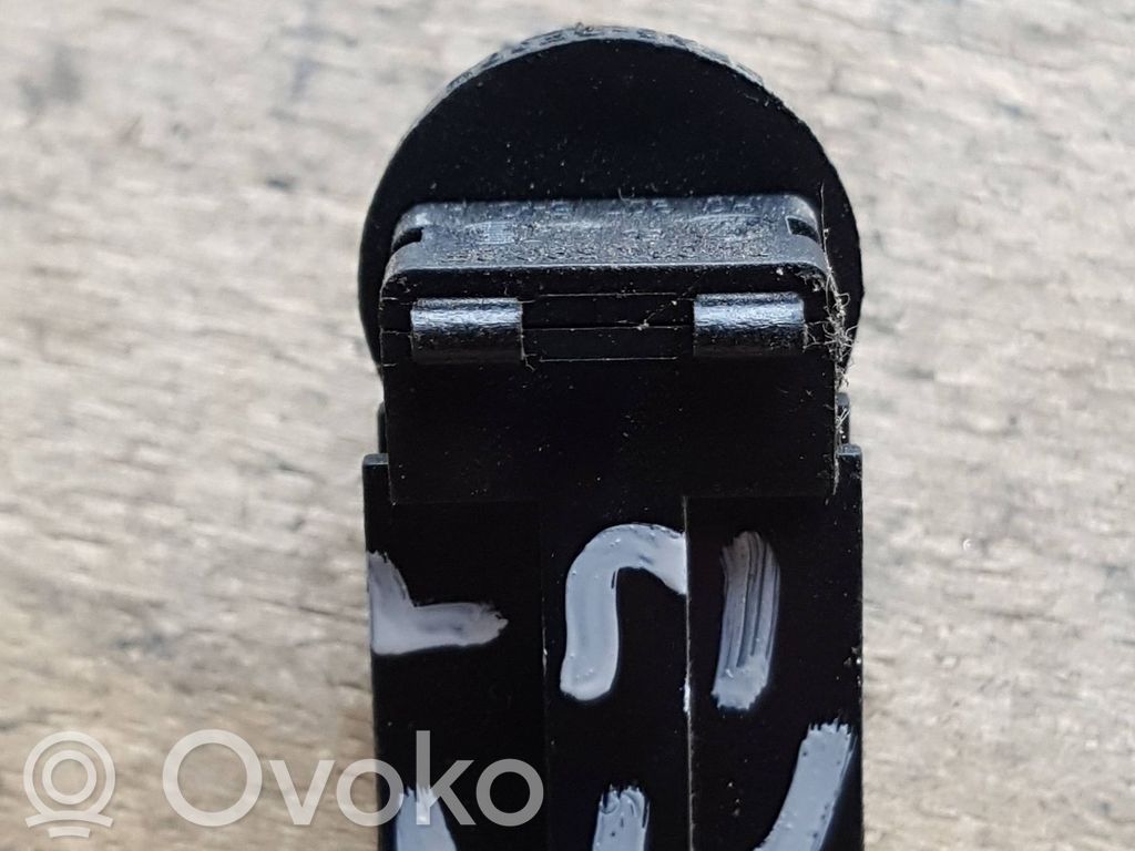 Sensor de temperatura interna   1H0907543A,740245903F,PA6GF30