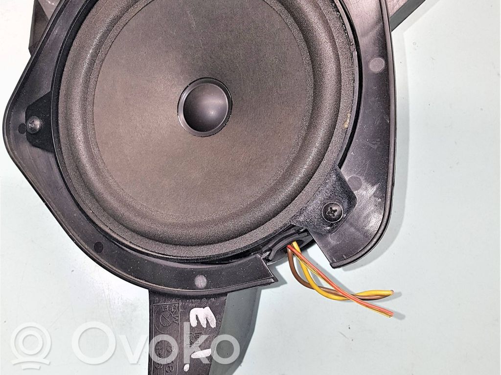 Altavoz de la puerta delantera   8381561