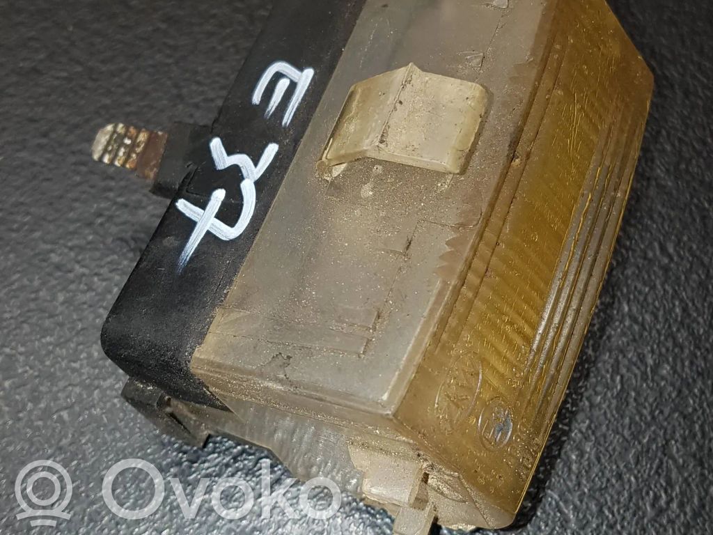 Opel Astra F Lampa oświetlenia tylnej tablicy rejestracyjnej 