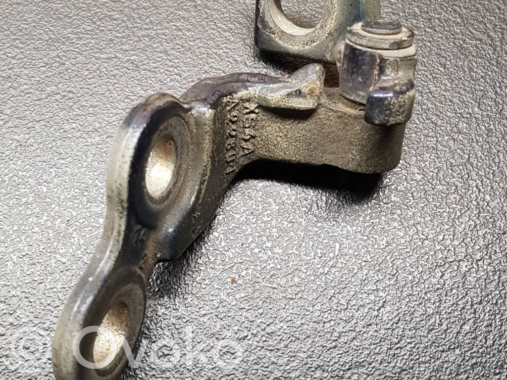 Ford Focus Front door upper hinge 