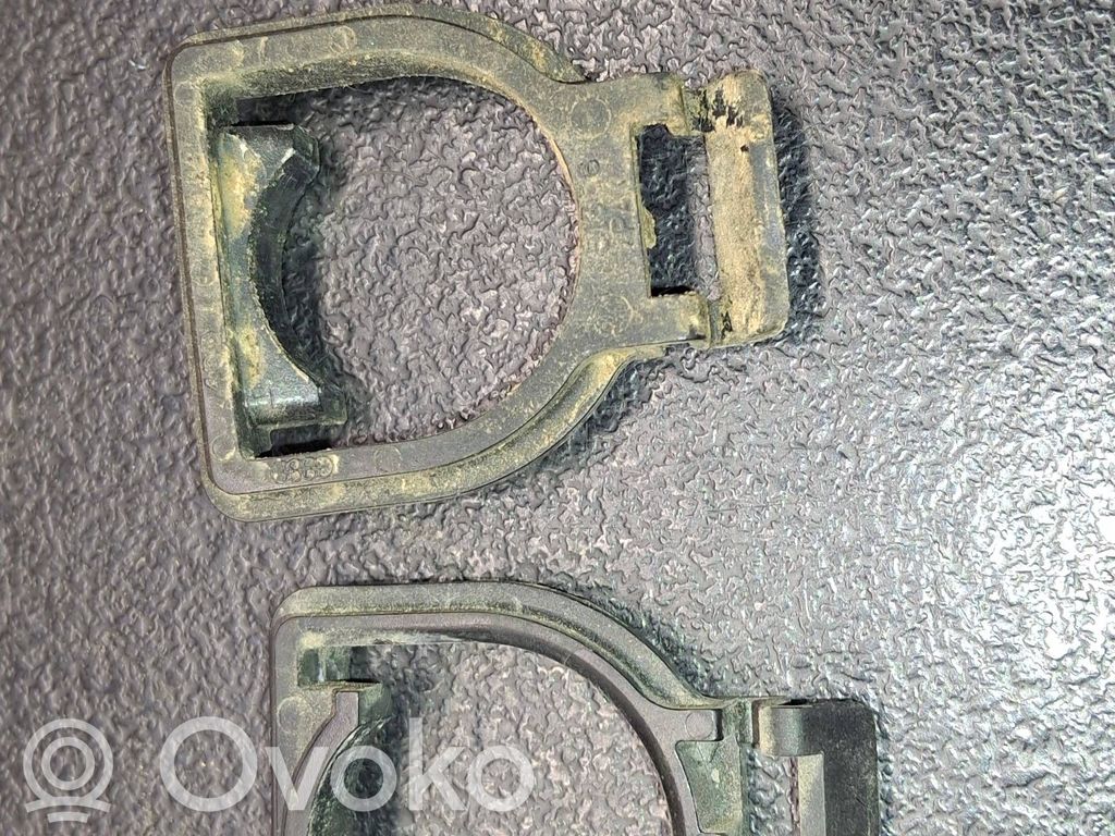 Volkswagen PASSAT B3 Soporte para la bomba de ABS 