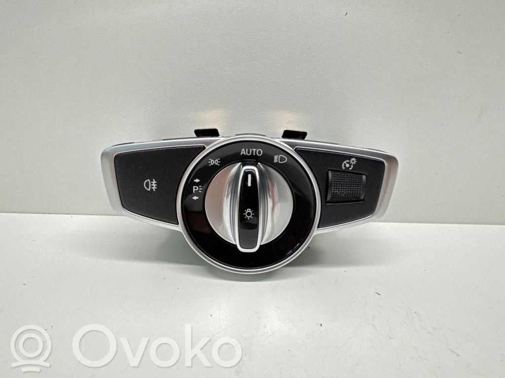 Mercedes-Benz E W213 Šviesų jungtukas 