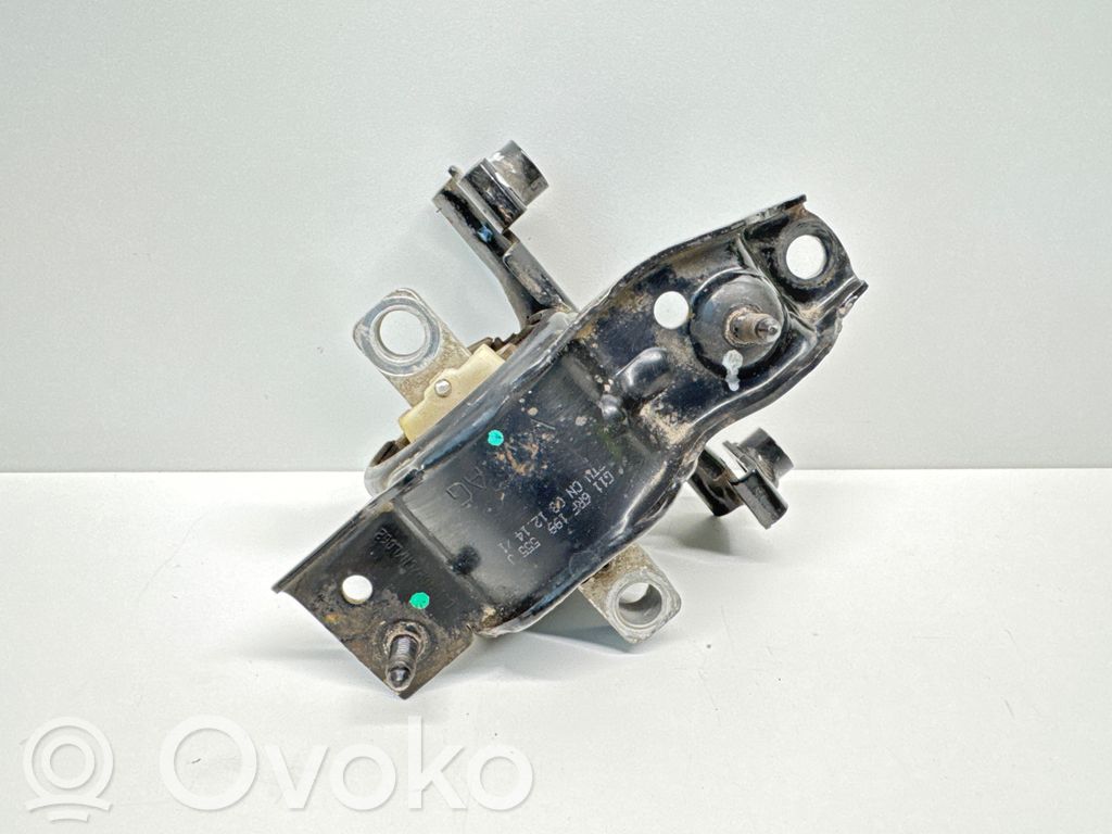 Engine mount bracket   6RF199555J