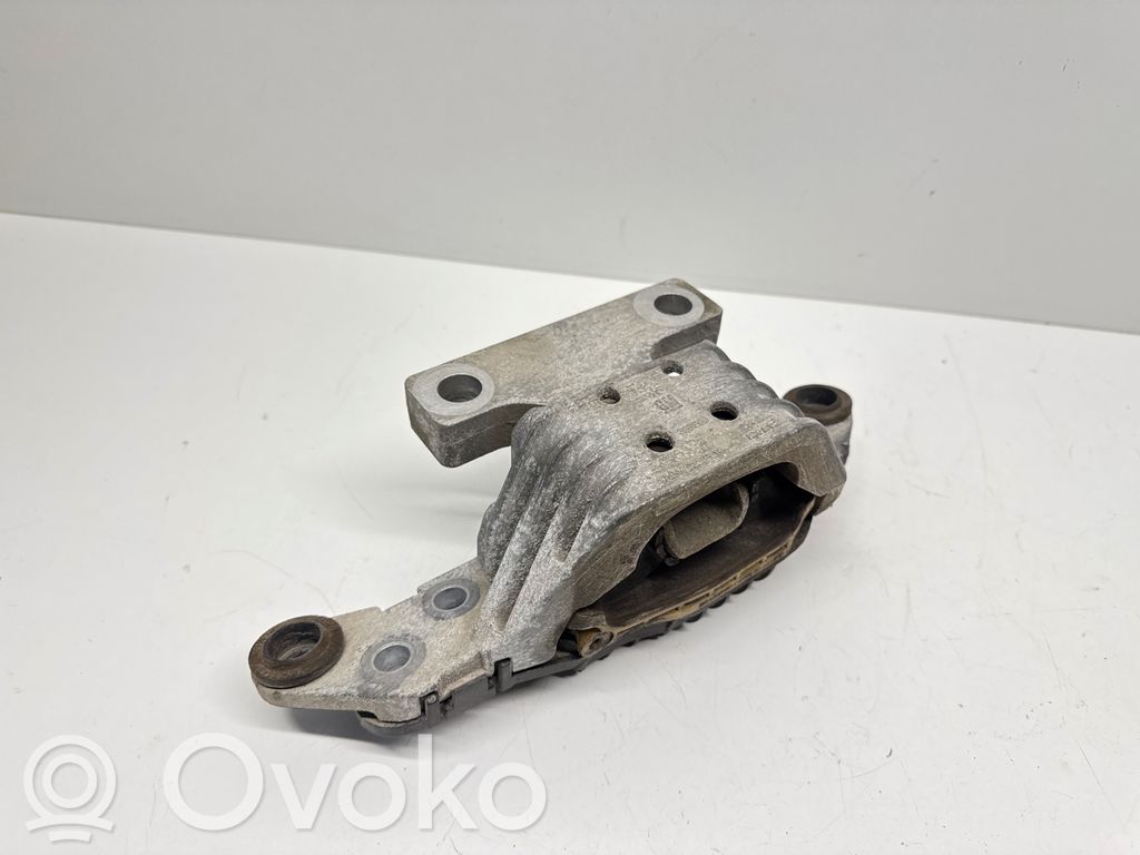 Opel Astra K Engine mount bracket 