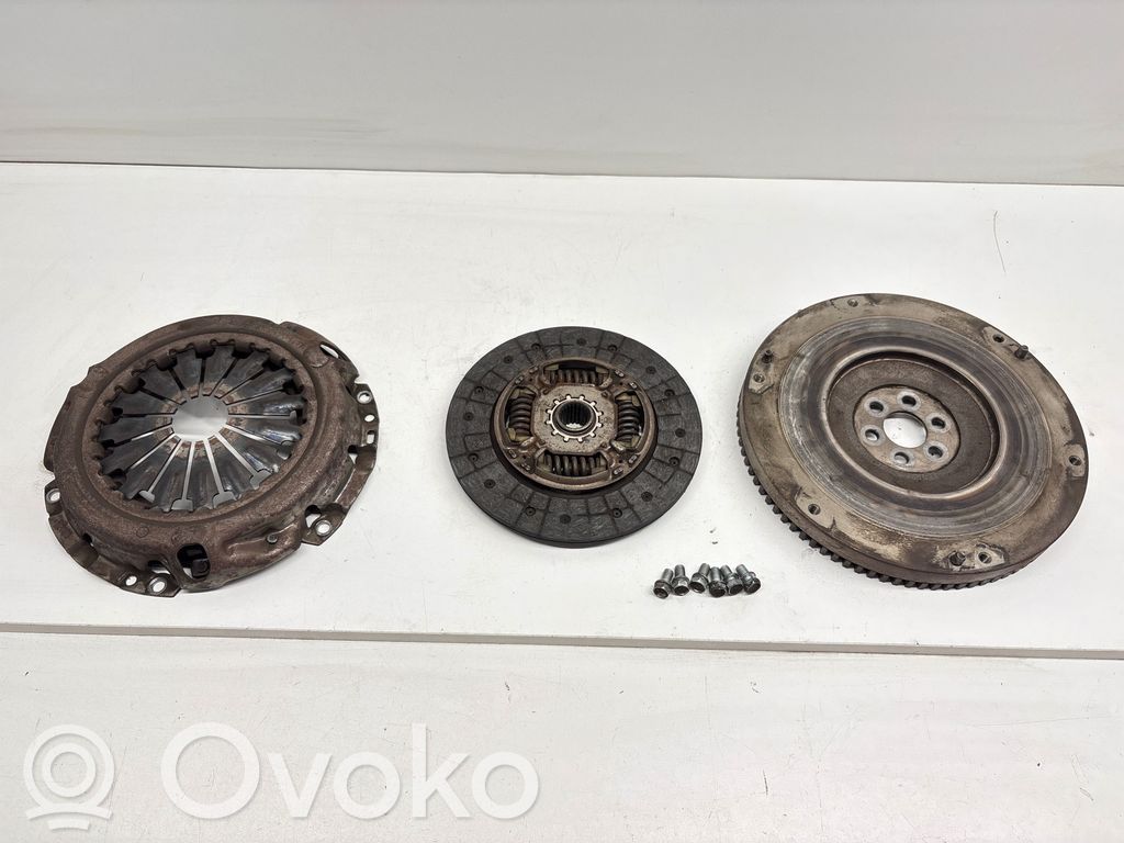 Toyota Auris 150 Sankabos komplektas 