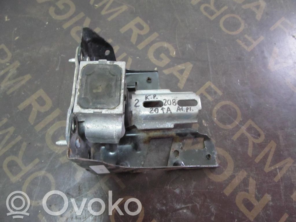 Peugeot 208 I Engine mount bracket 