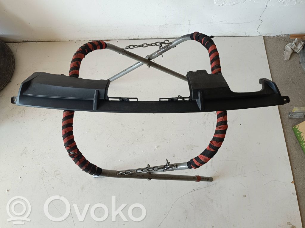 BMW X3 E83 Apakšējā bampera daļa 