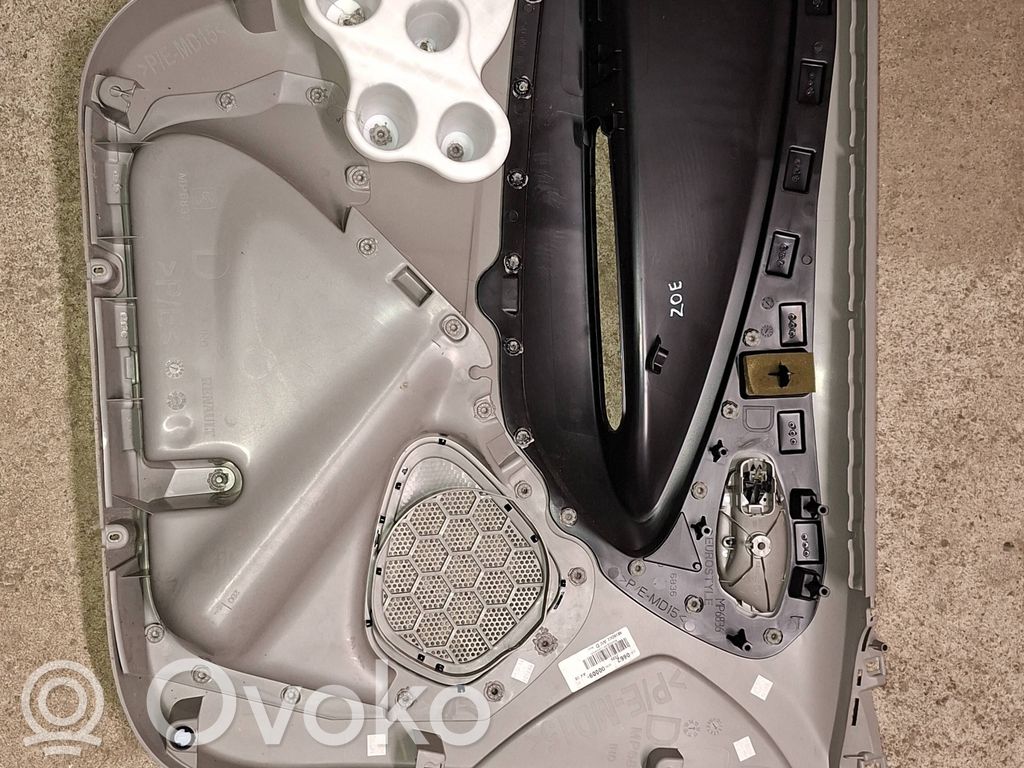 Renault Zoe Boczki / Poszycie drzwi przednich 