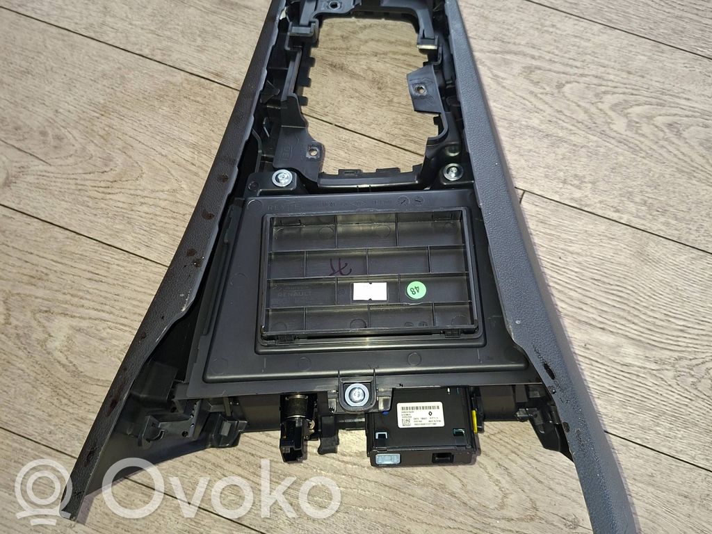 Renault Captur II Pavarų perjungimo svirties apdaila (plastikinė) 