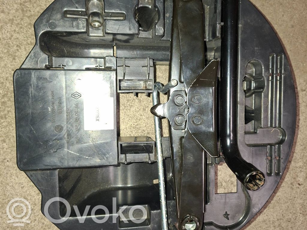 Renault Clio IV Tool set 
