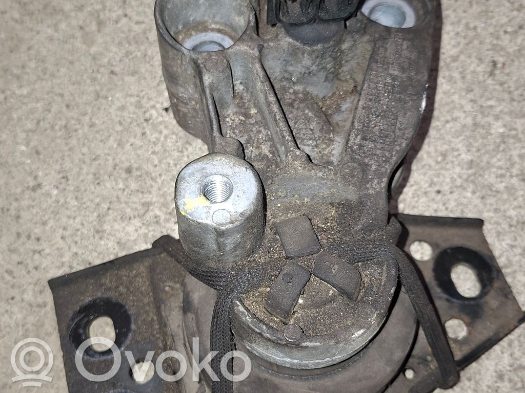 Renault Laguna III Engine mount bracket 