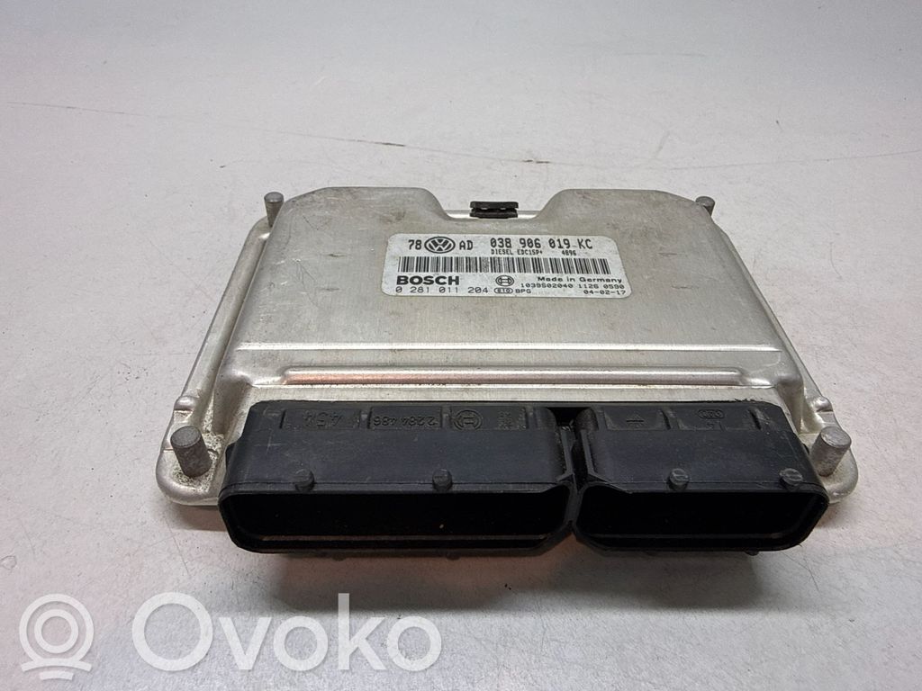 Volkswagen PASSAT B5.5 Engine control unit/module 