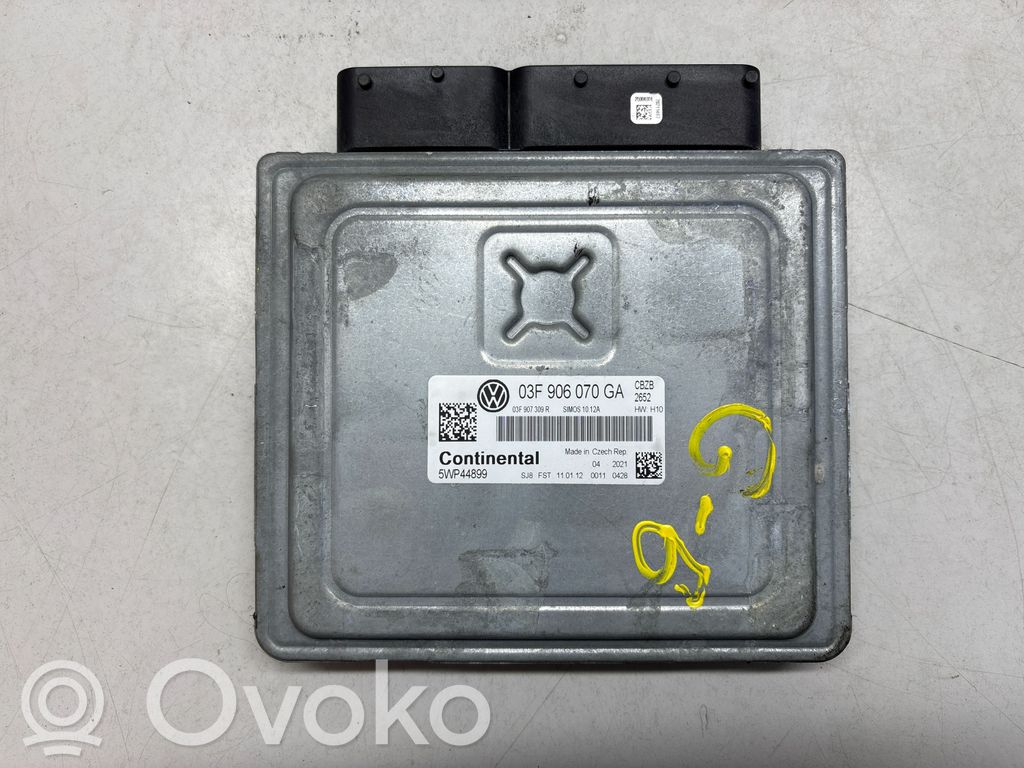 Volkswagen Golf VI Engine control unit/module 