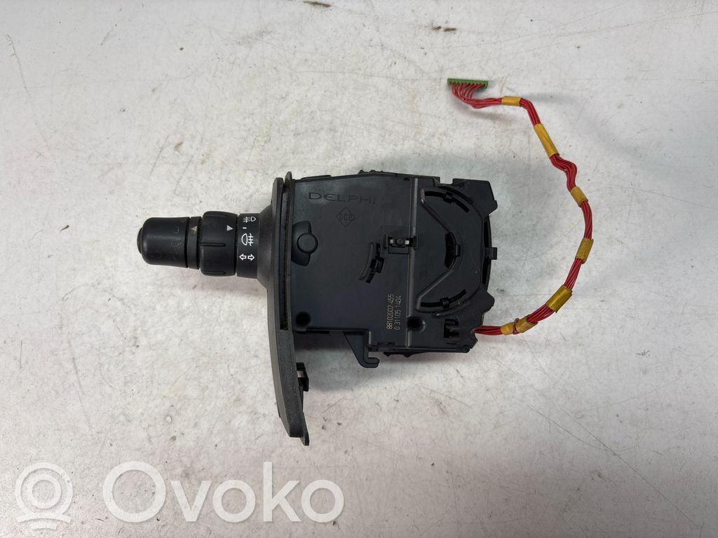Renault Clio III Indicator stalk 