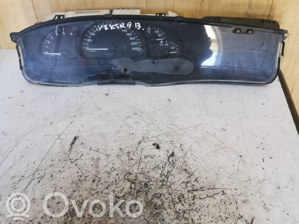 Opel Vectra B Velocímetro (tablero de instrumentos) 
