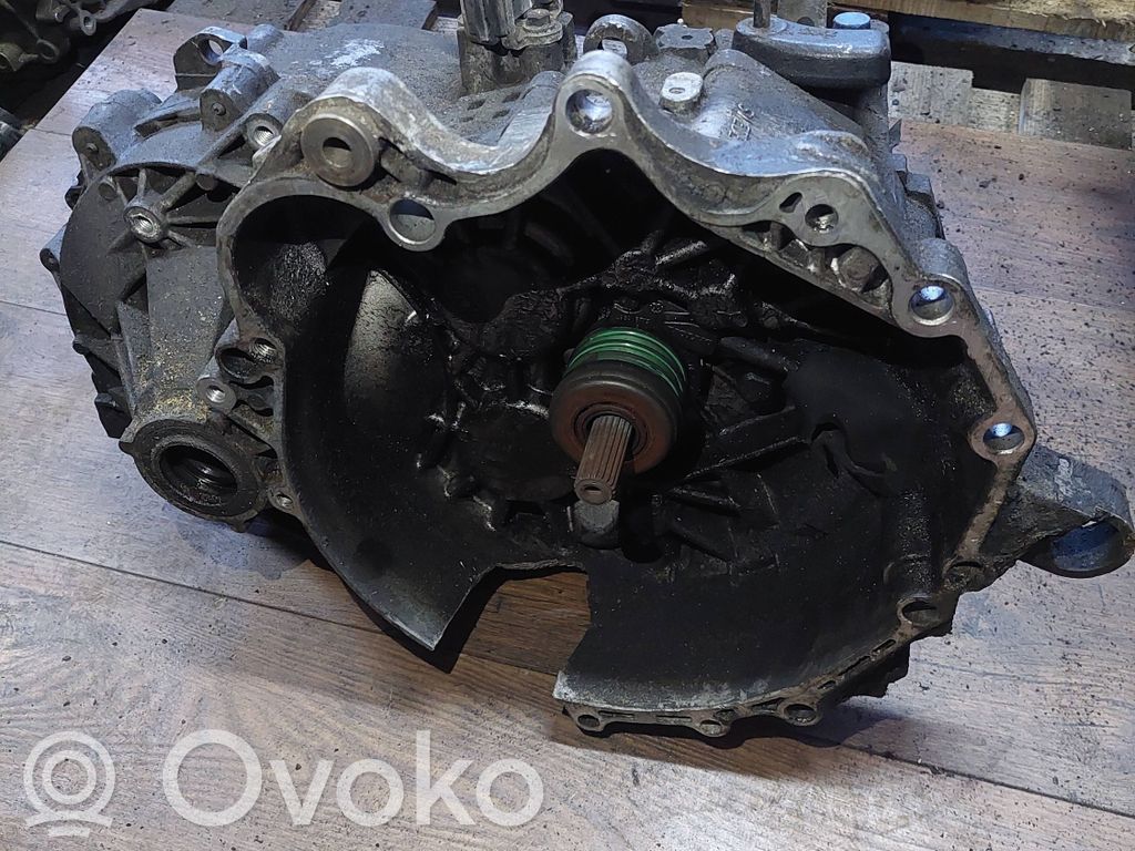 Volvo V70 Manualna 5-biegowa skrzynia biegów 