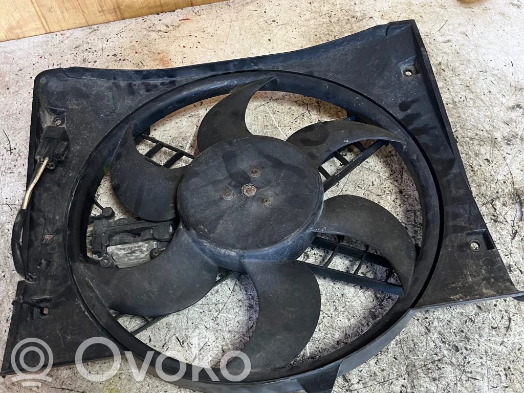 BMW 3 E46 Elektrisks radiatoru ventilators 