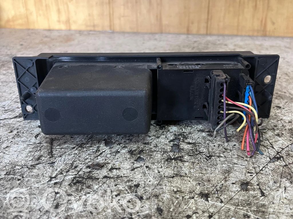 Opel Sintra Hazard light switch 
