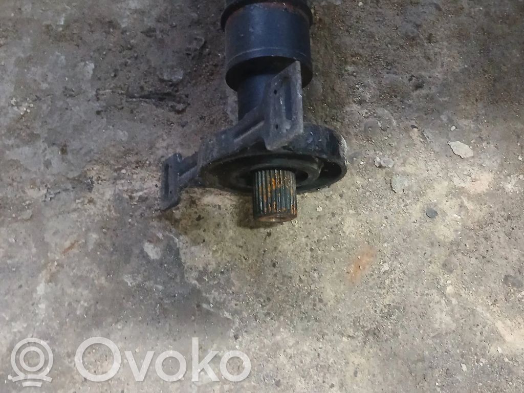 BMW 5 E39 Kardanas komplekte 
