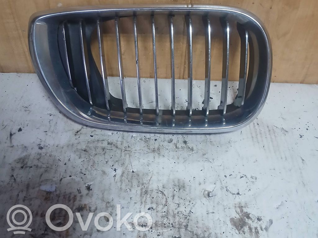 BMW 3 E46 Передняя решётка 