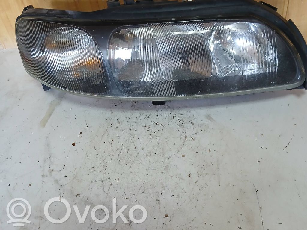Volvo V70 Priekinis žibintas 