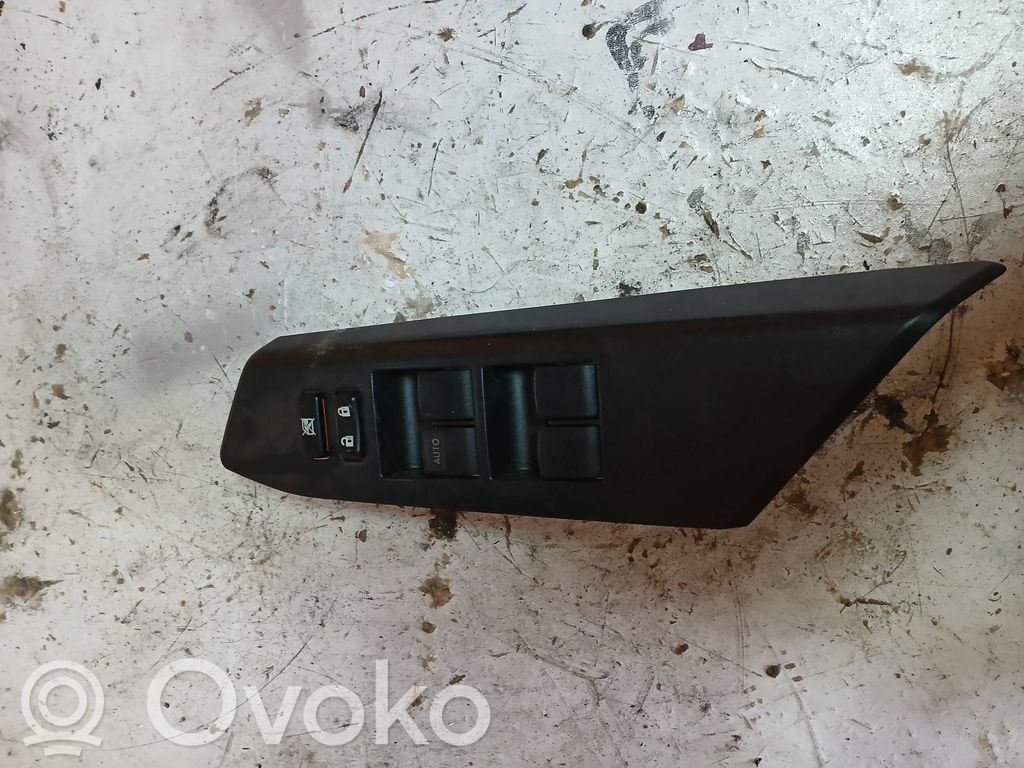 Toyota Auris 150 Electric window control switch 
