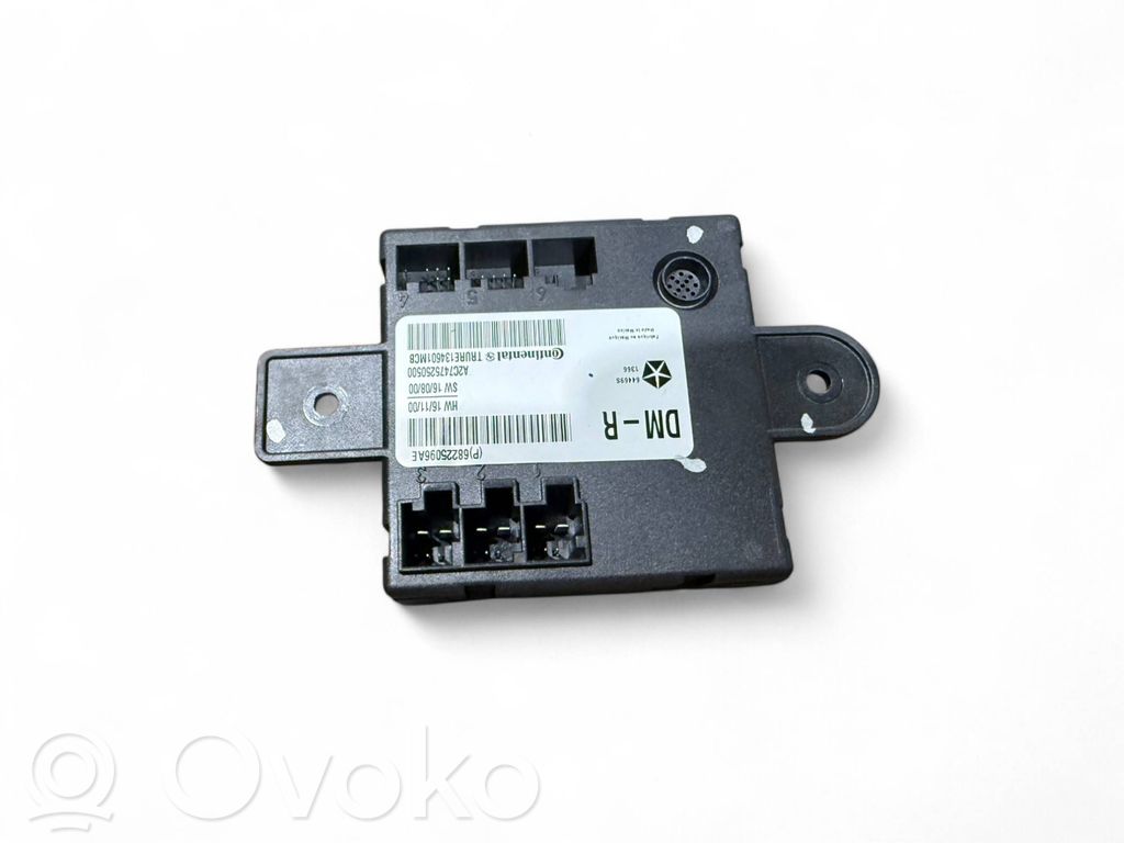 Chrysler Pacifica Sliding door control unit/module 