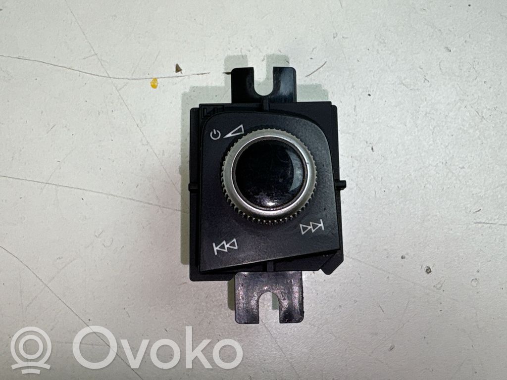 Audi A5 Sound control switch 