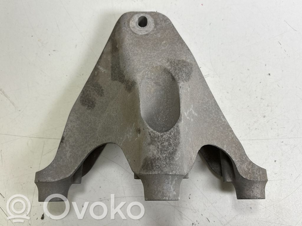 Ford Mustang V Engine mounting bracket 