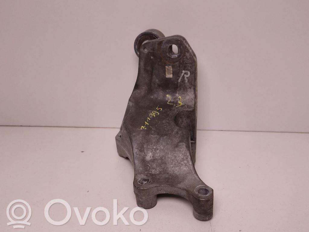 Engine mounting bracket   X05302A