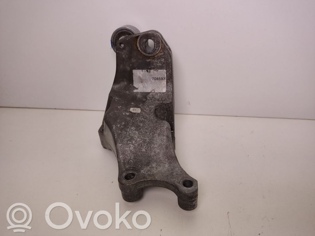 Ford Mustang VI Engine mounting bracket 
