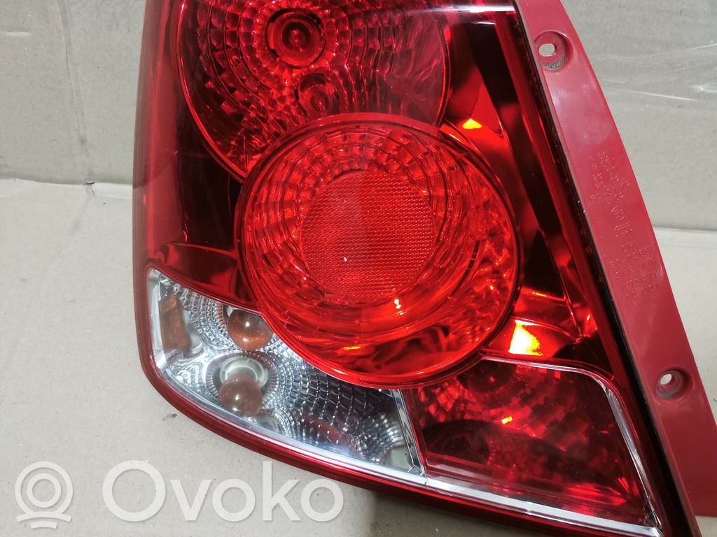 Daewoo Kalos Aizmugurējais lukturis virsbūvē 