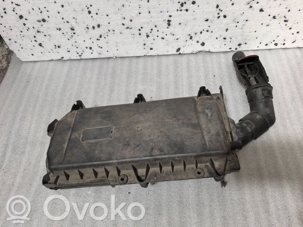 Volkswagen Golf IV Obudowa filtra powietrza 