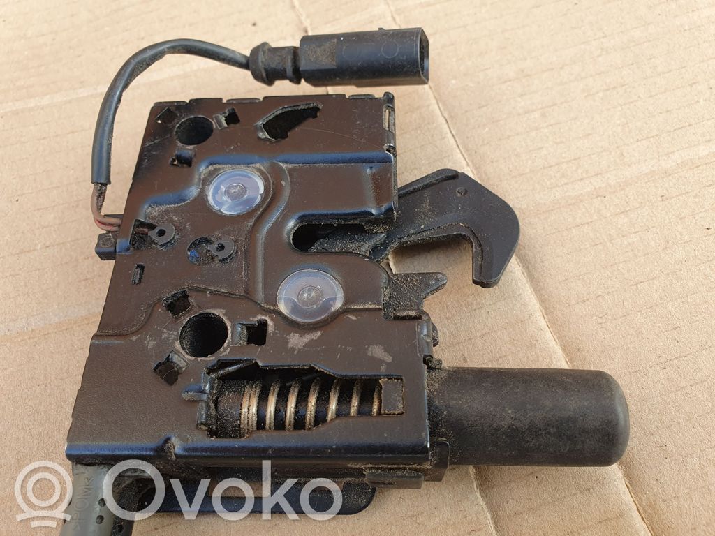 Skoda Superb B8 (3V) Engine bonnet/hood lock/catch 