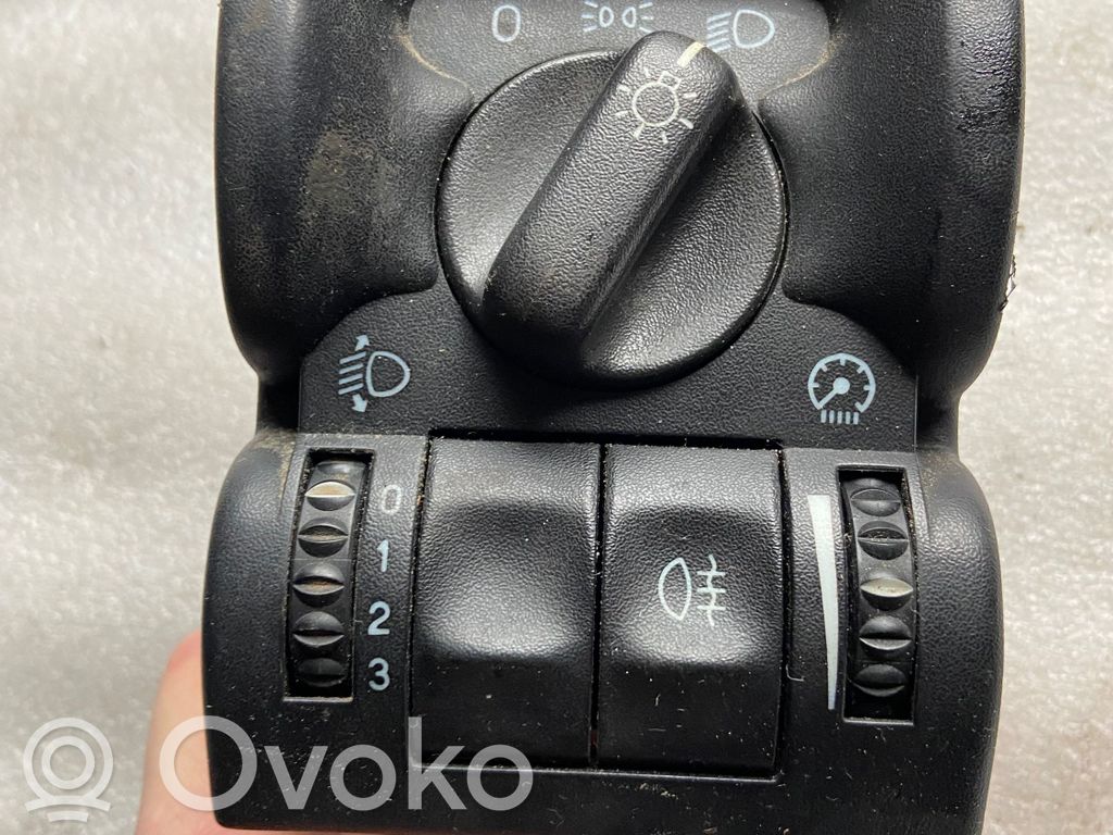 Light switch   09228134,03392160100