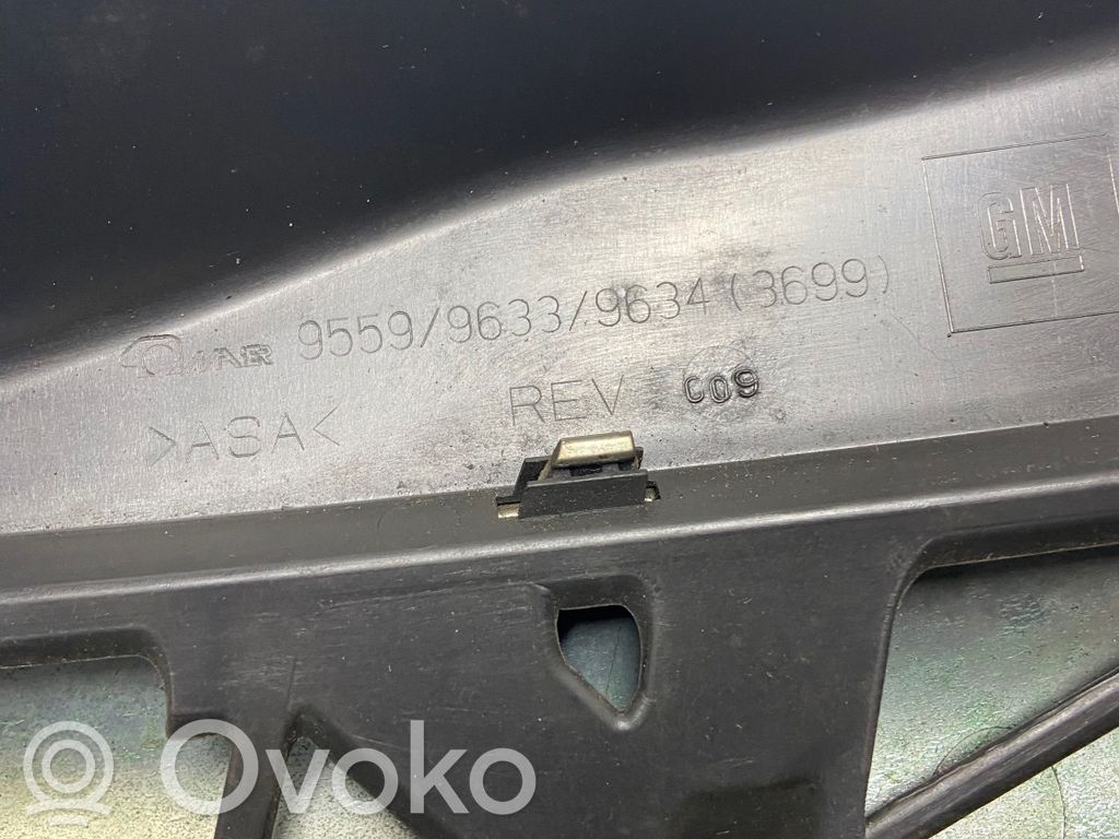 Opel Astra H Etusäleikkö 